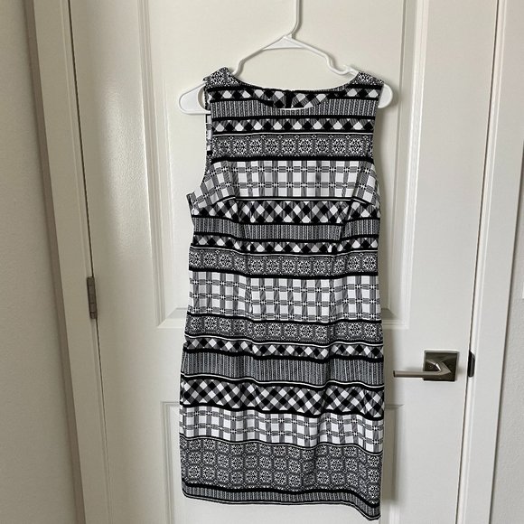 Black and White Geo ABG Dress - Picture 4 of 5